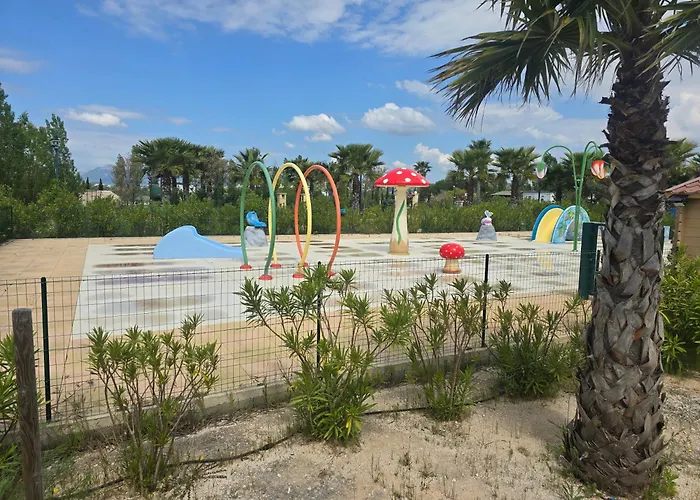 Camping Les Pins Maritimes - Mobil Home Tout Confort *