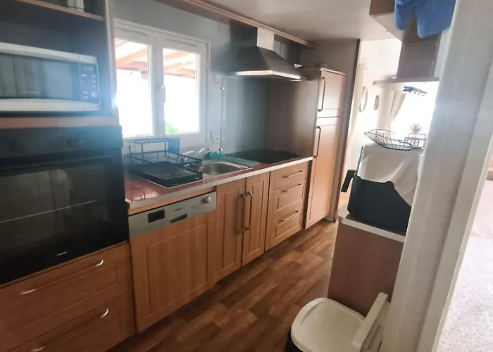 Апартаменти Camping Les Pins Maritimes - Mobil Home Tout Confort
