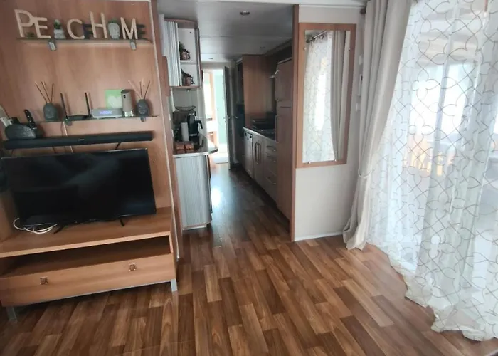 Camping Les Pins Maritimes - Mobil Home Tout Confort *