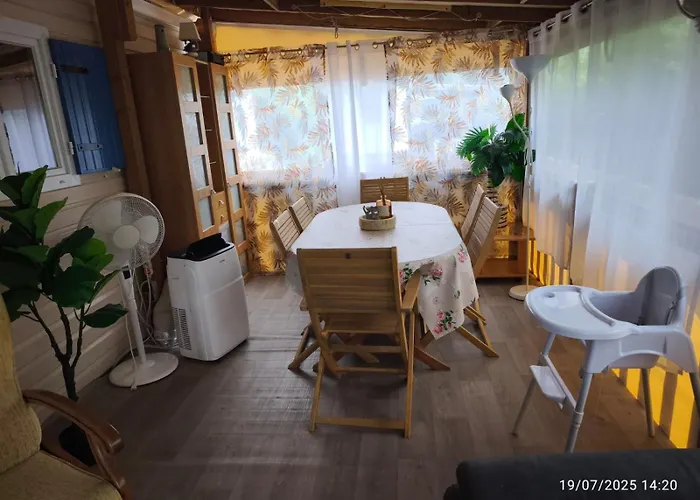 Camping Les Pins Maritimes - Mobil Home Tout Confort Єр