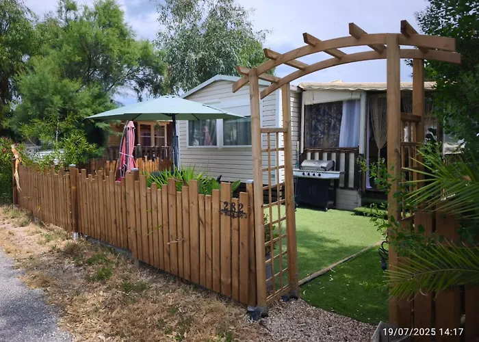 Апартаменти Camping Les Pins Maritimes - Mobil Home Tout Confort